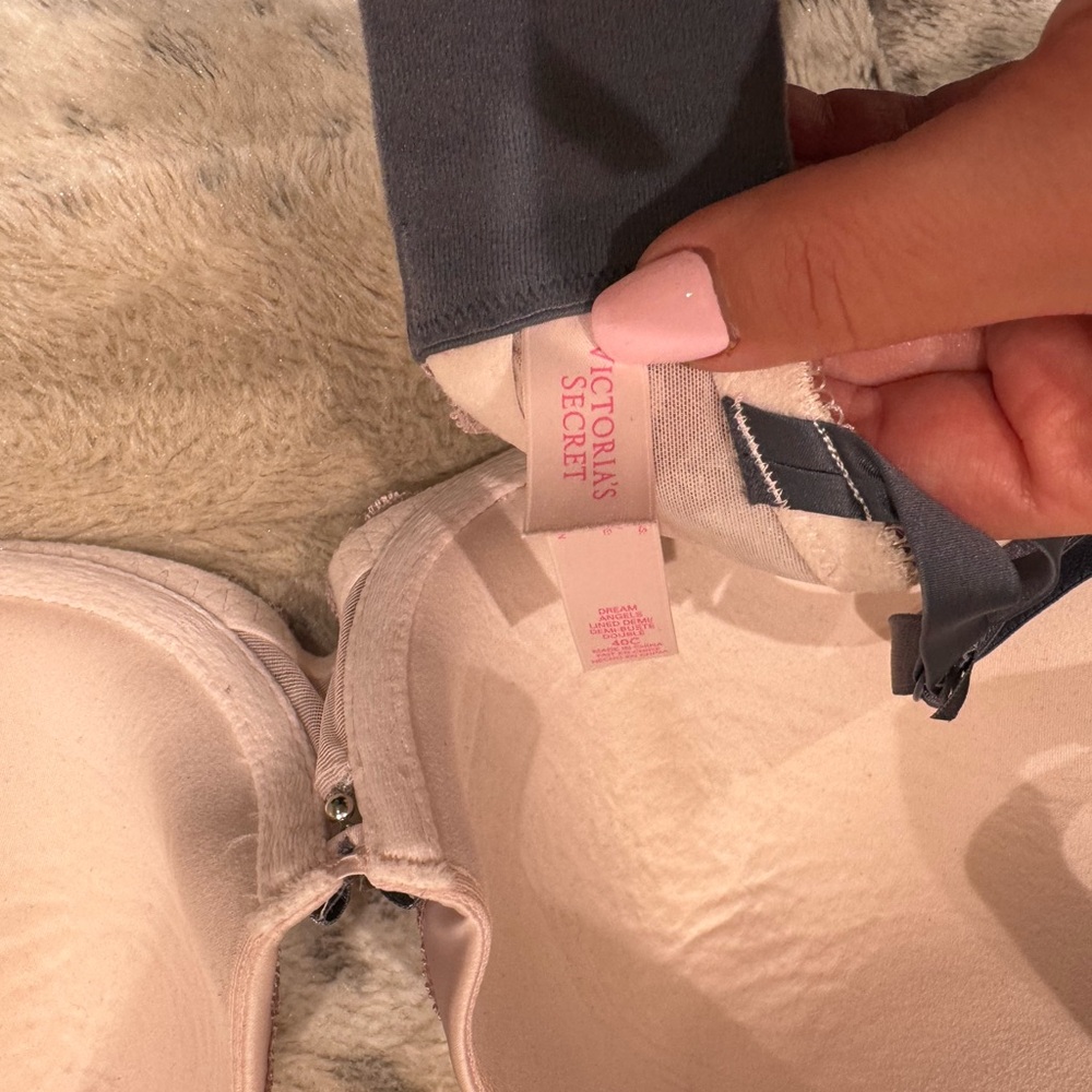 Victoria's Secret Silver and Pink Lace Bra - Picture 4 of 5